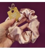 Saténová scrunchie gumička - starorůžová